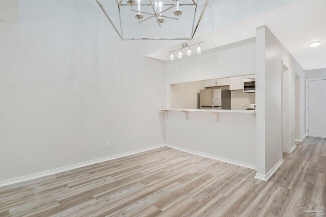 Building Photo - 4221 Brookside Dr