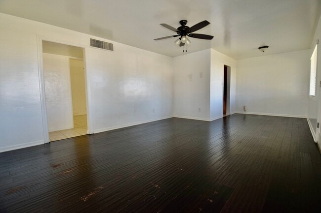 Foto del edificio - Cute 3 bedroom 2 bath Mesa home!