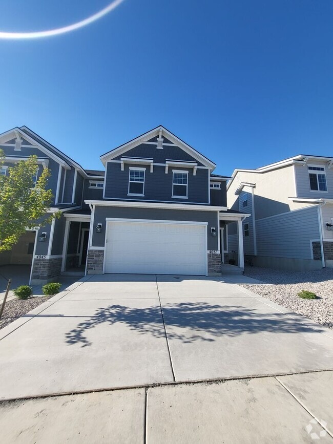 Building Photo - 4051 W Harmony Dr