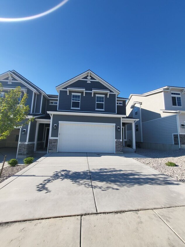 Primary Photo - 3 Bedroom Townhome
