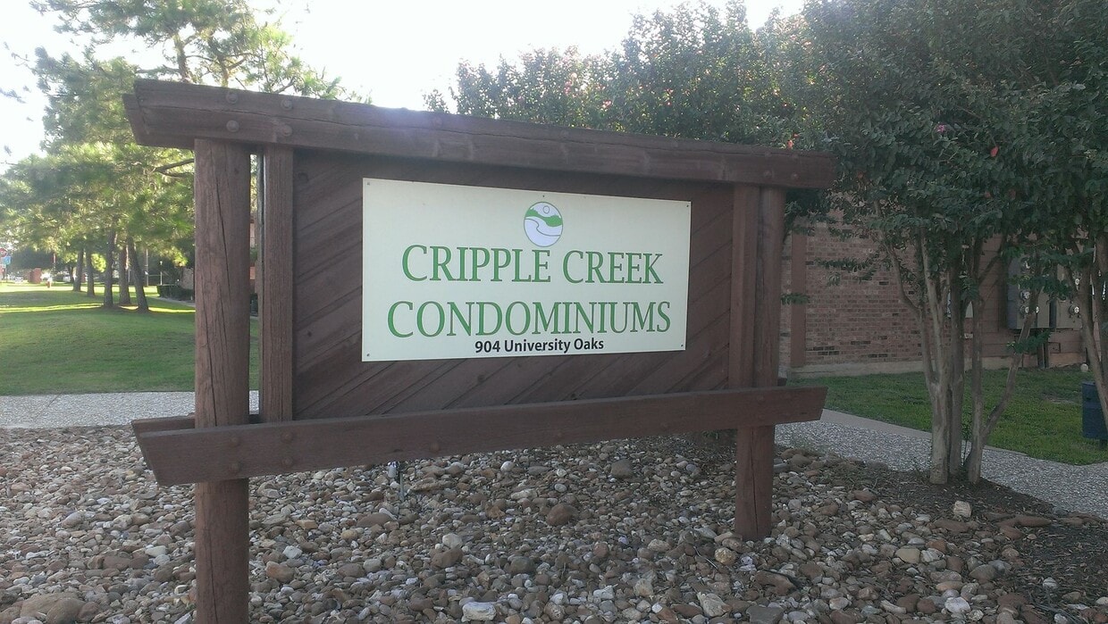 College Station - Cripple Creek Condos - 1 bedroom - 1 bath - pool on site. - College Station - Cripple Creek Condos - 1 bedroom - 1 bath - pool on site.