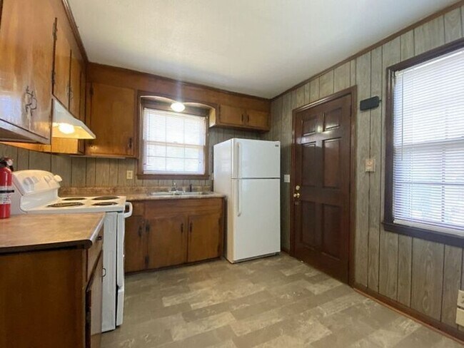 Foto del edificio - 3533 Lee Hills Dr
