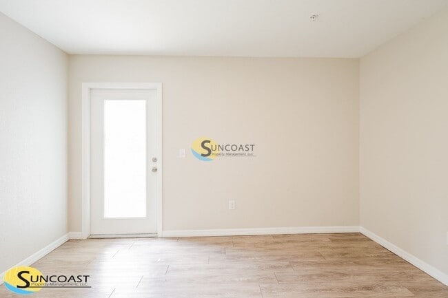 Building Photo - 9223 N Mendoza Way