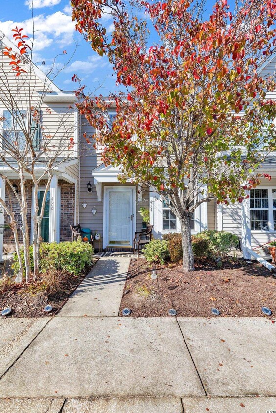 Primary Photo - 424 Whinstone Dr