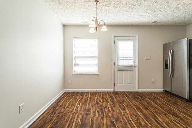 Building Photo - Durham Town Home For Rent