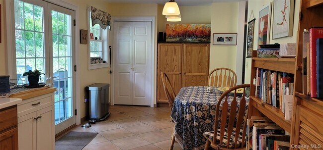 Foto del edificio - 23 Violet Pl