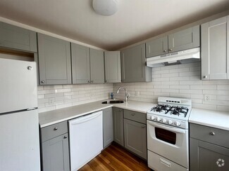 Building Photo - 32 College Ave