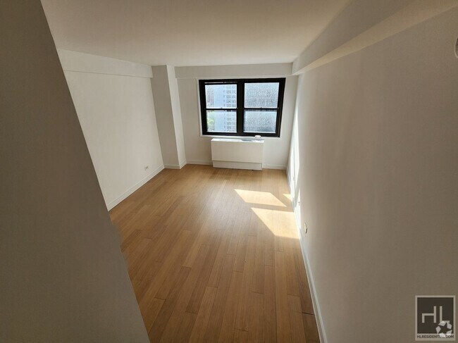Building Photo - AMAZING ONE BEDROOM APARTMENT!! AMAZING DE...
