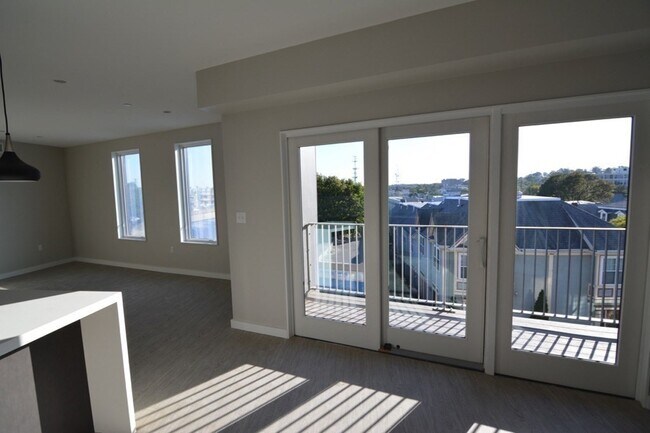Foto del edificio - 120 Savin Hill Ave