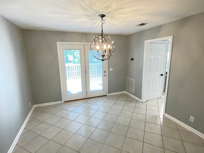 Building Photo - Cottage Place townhomes off Lebanon Pk!