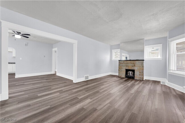 Foto del edificio - 3209 W 92nd St