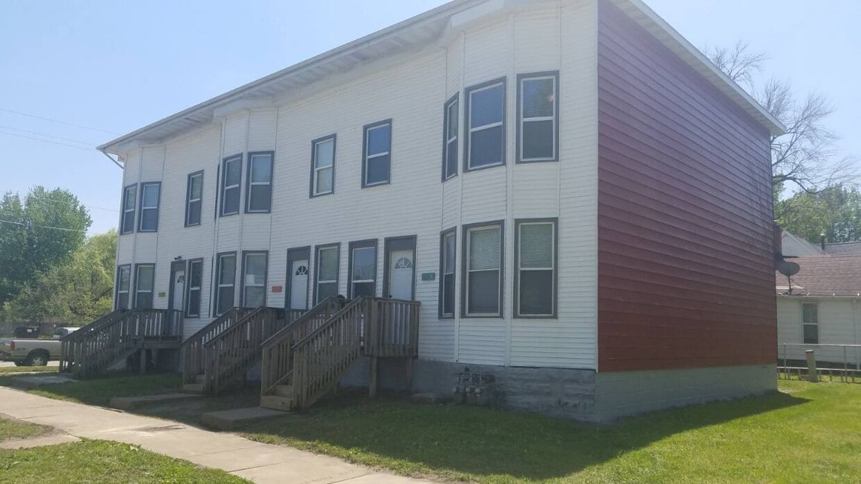 Primary Photo - 224 Randolph St