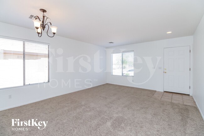 Foto del edificio - 33140 N Cat Hills Ave