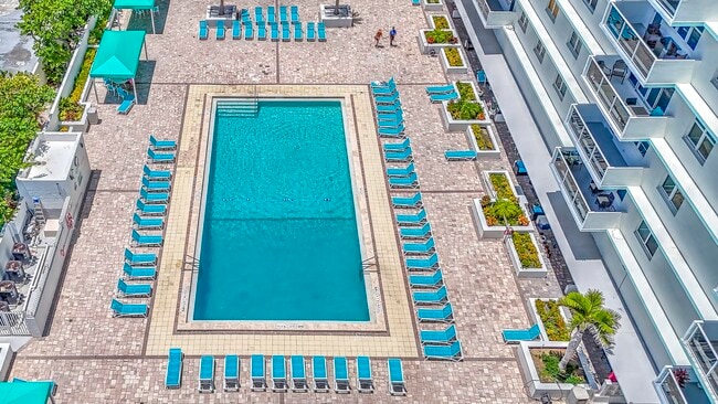 Building Photo - 3725 S Ocean Dr