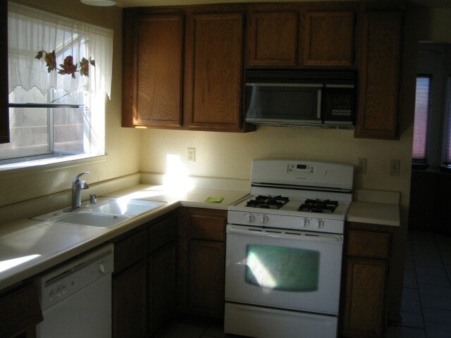 Foto del edificio - 7224 Periwinkle Dr