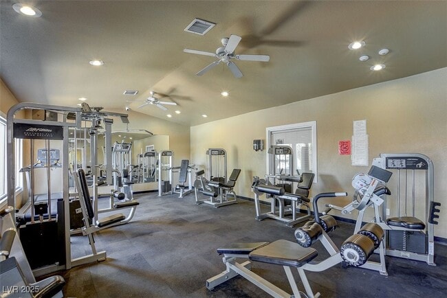 Foto del edificio - 5240 Indian River Dr