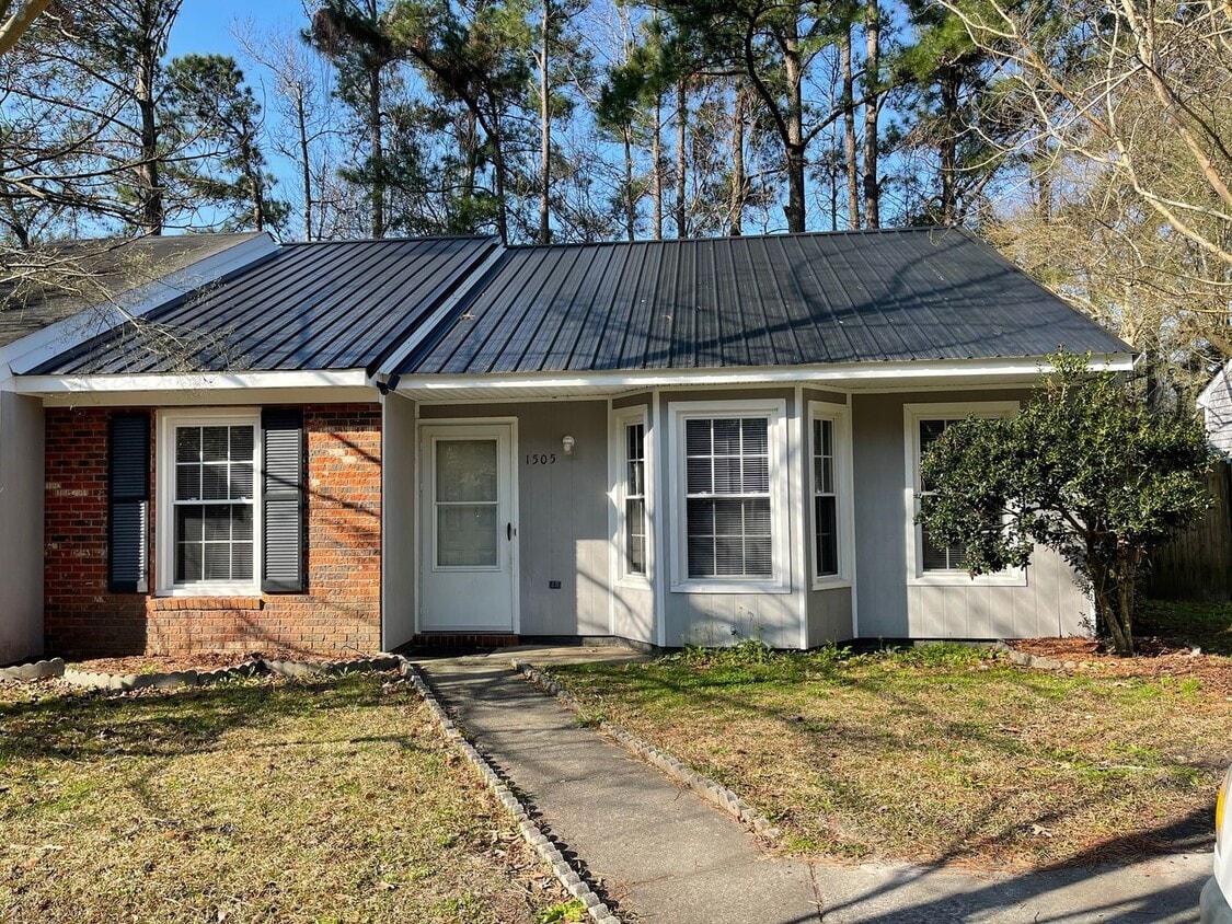 1505 Tramway Ct, Piney Green, NC 28544 House Rental in Piney Green