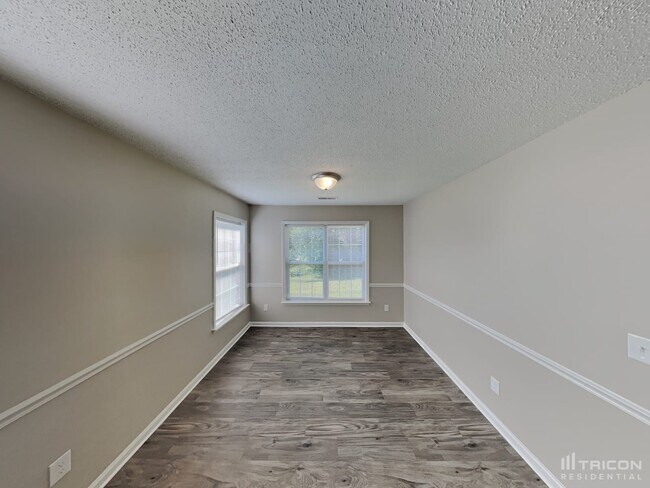 Building Photo - 1705 Glenn Meade Dr
