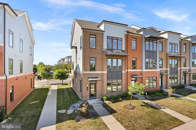 Building Photo - 1608 Rocky Shale Terrace SE