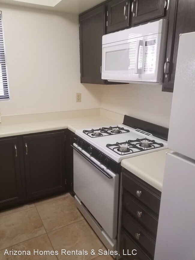 Foto del edificio - 2 br, 2 bath House - 619 South Kacee Ave