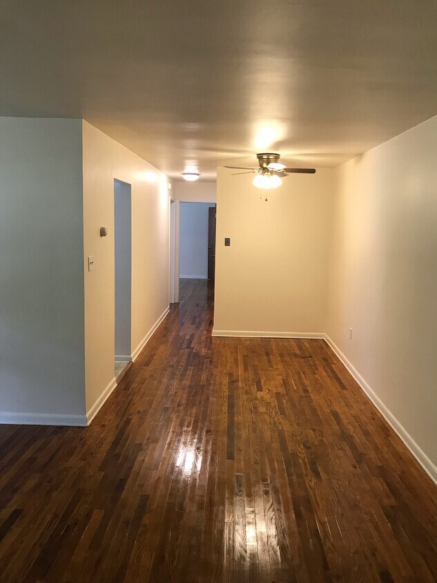 Foto del edificio - 930 McGuire Rd