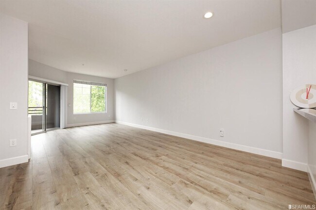 Building Photo - 240 Caldecott Ln
