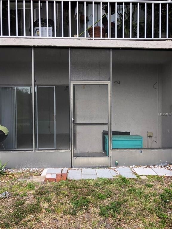 Foto del edificio - Beautiful water view ground floor condo in...