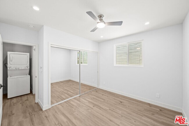 Foto del edificio - 1656 1/2-1551 S Genesee Ave