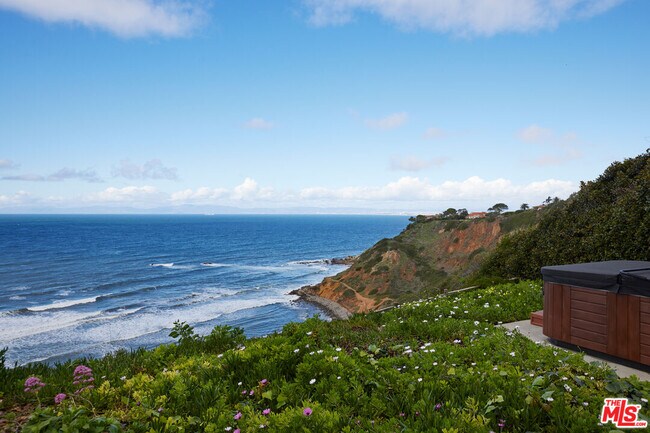 Foto del edificio - 1115 Palos Verdes Dr W