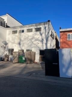 Building Photo - 210 S Main St