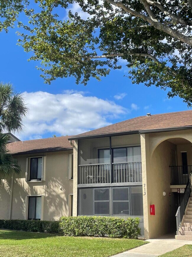 713 Sunny Pine Way Unit E1, Greenacres, FL 33415 Condo for Rent in Greenacres, FL