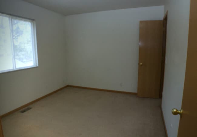 Building Photo - 2276 Holdrege St
