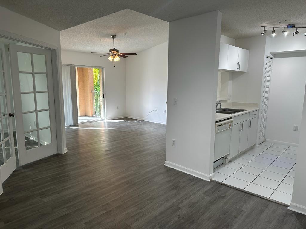 Foto principal - 4844 N State Rd 7