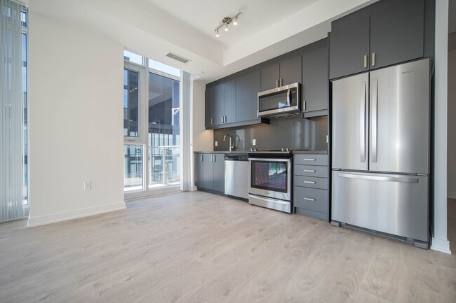 Building Photo - 50 Wellesley St E