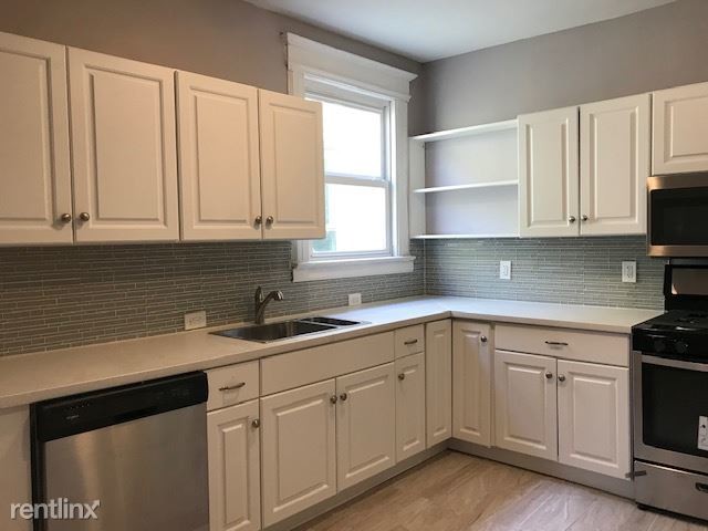 Building Photo - 3 br, 1.5 bath Apartment - 81 2nd St Unit # 2