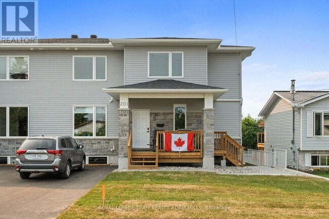Building Photo - 201 Teskey St