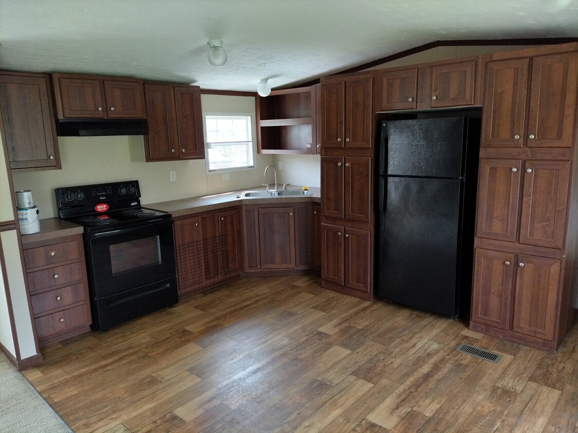 Primary Photo - 6040 Whealton Dr