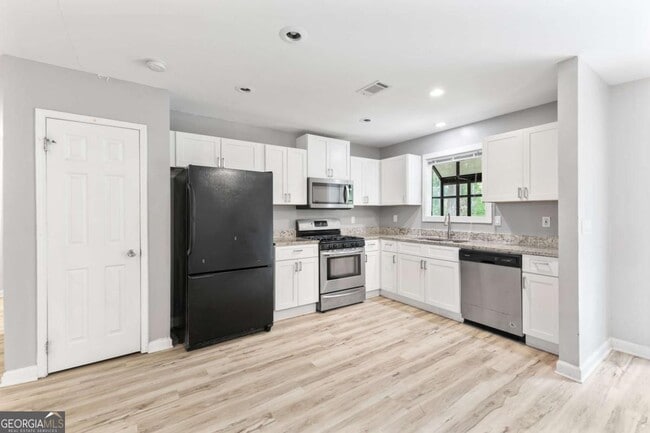 Foto del edificio - 2467 Verner Rd NW