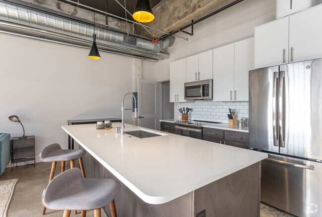 1BR, 1BA - 798SF - Denham Lofts