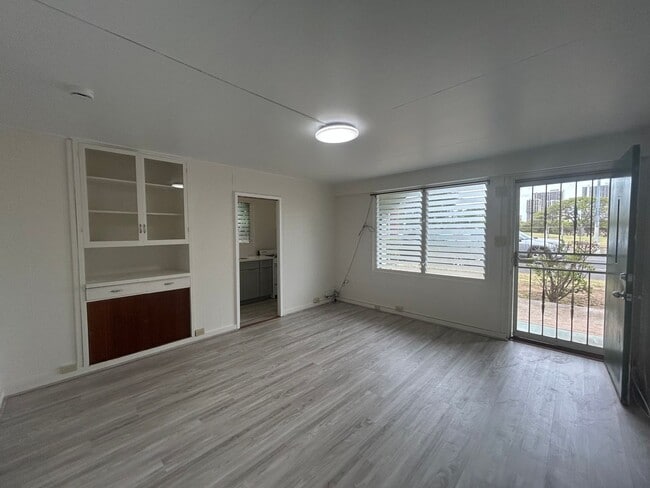 2201 - 2201 Apartment