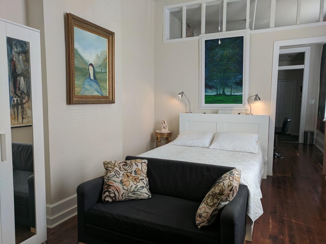 Foto principal - 3133 Dauphine St