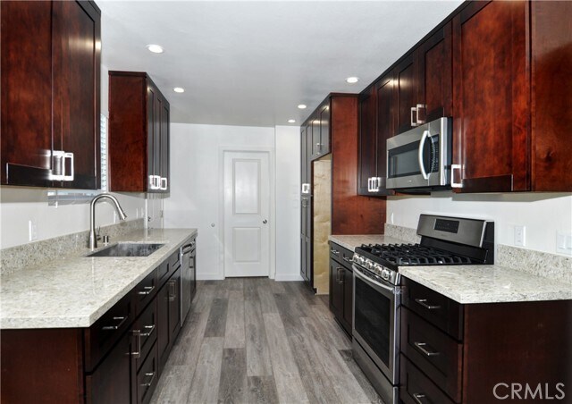 Foto del edificio - 2080 Maple Ave