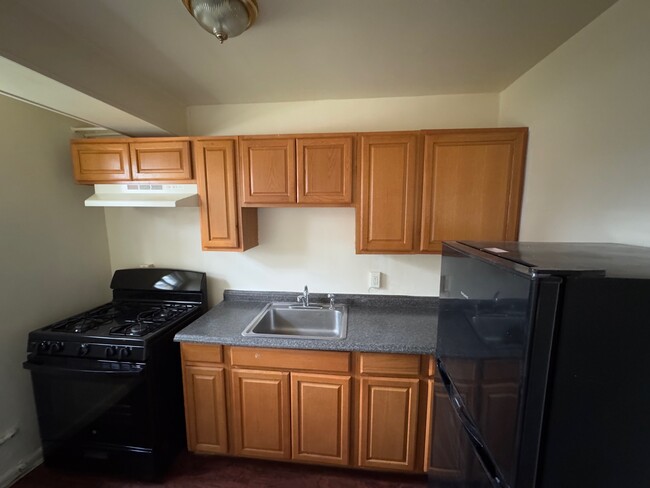 Kitchen - 1205 E Orange St