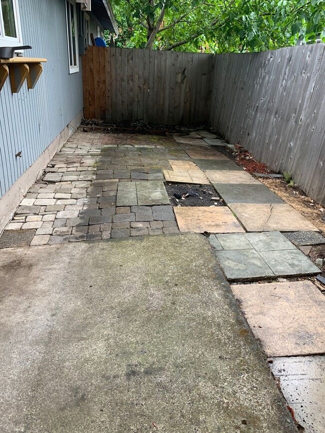 Photo - Cool Clean and Crisp-Inner SE Duplex Apartment