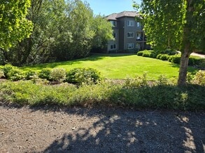 Building Photo - 11845 NW Stone Mountain Ln
