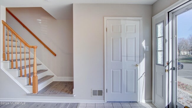 Foto del edificio - 27 Haverford Ct