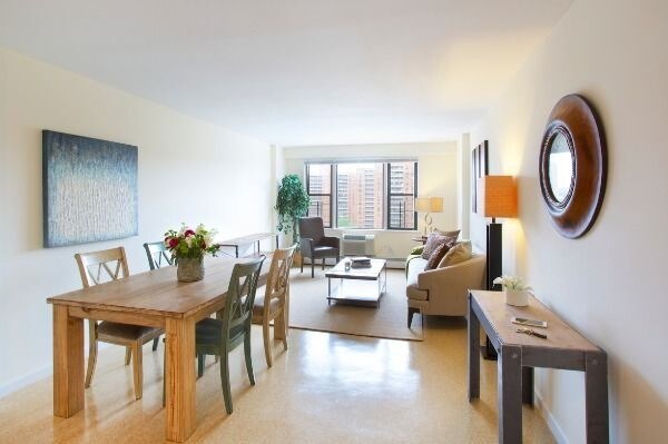 Foto principal - 98-50 57th Ave