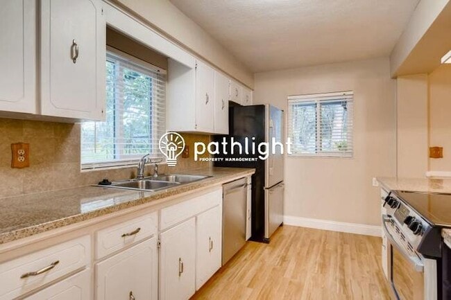 Building Photo - 802 Shangri La Dr, Seffner, FL, 33584