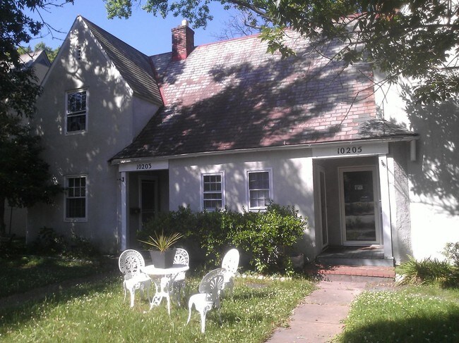 Foto del edificio - 10203 Warwick Blvd