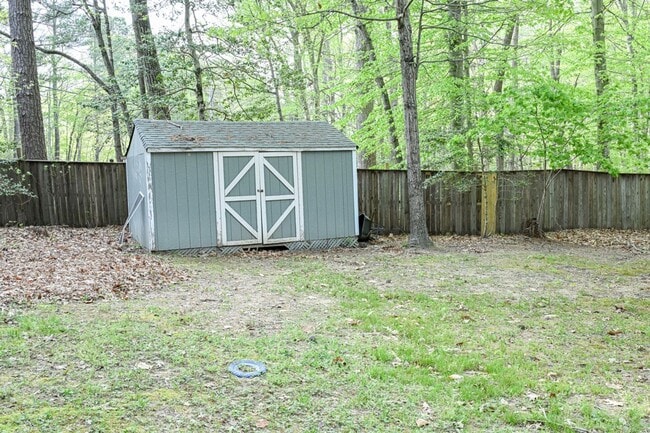 Building Photo - 12433 Cree Ln